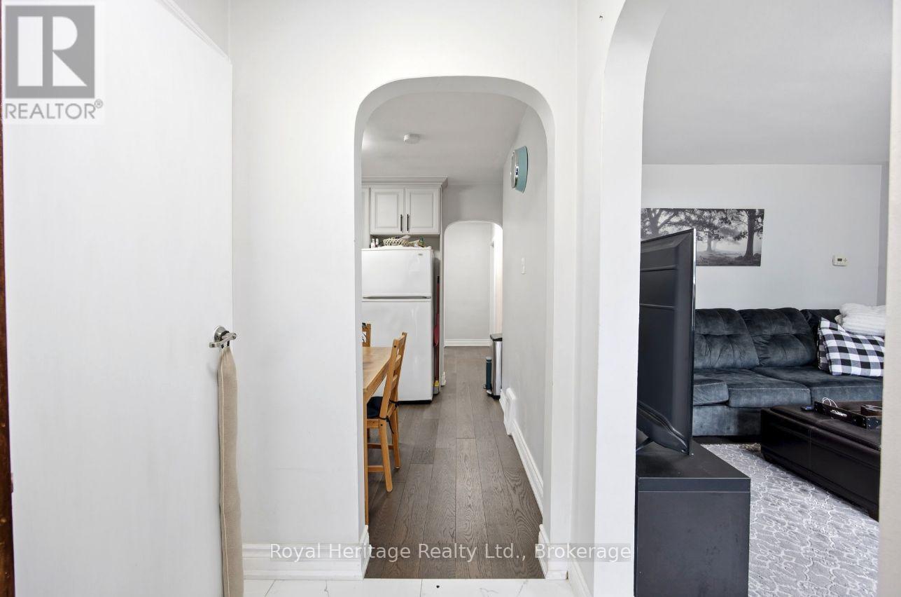 96 OAKES AVENUE - 4