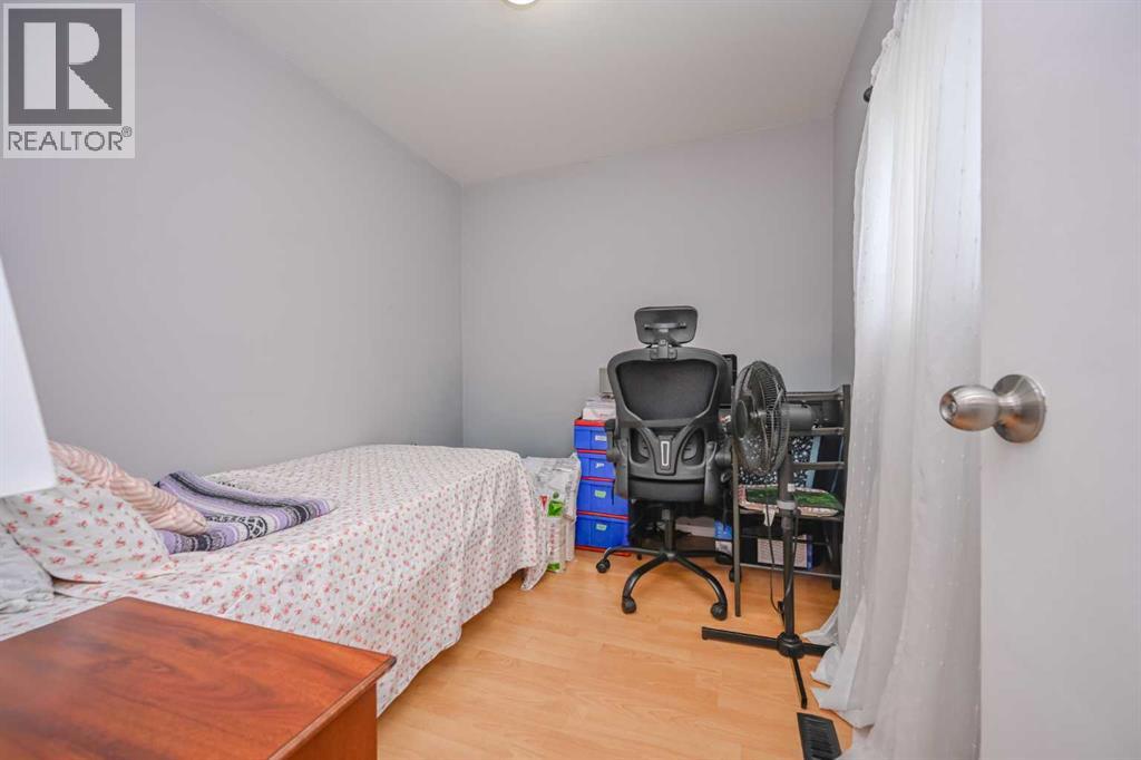 10112 104 Avenue SW — photo 25