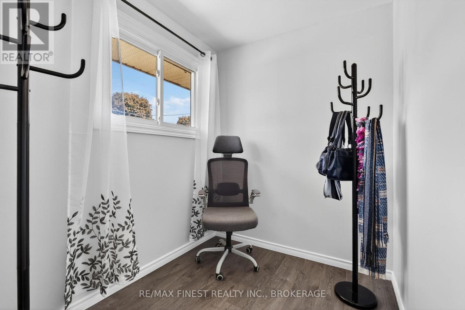 27 ASBURY ROAD - 17
