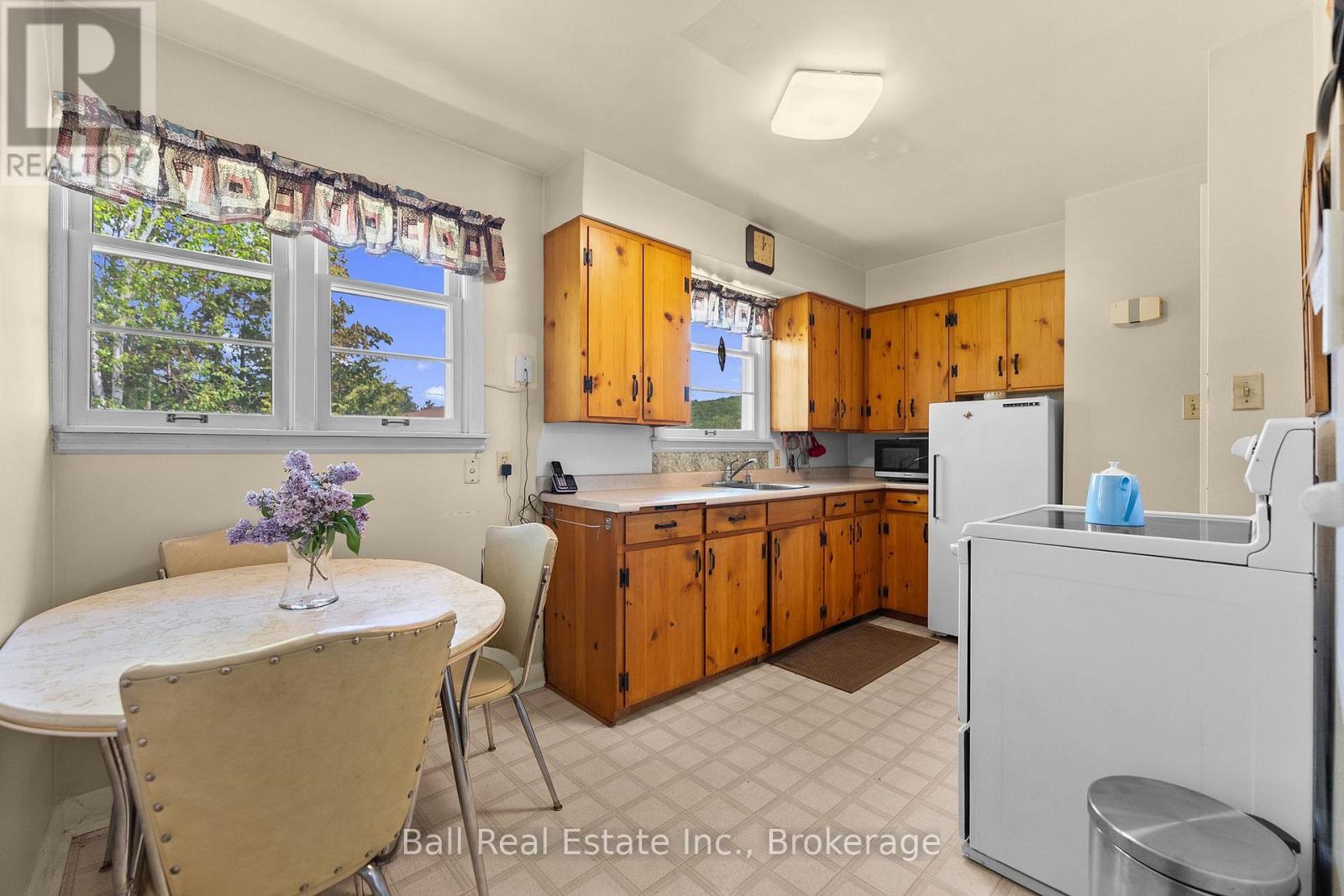 488 HASTINGS STREET N - 10