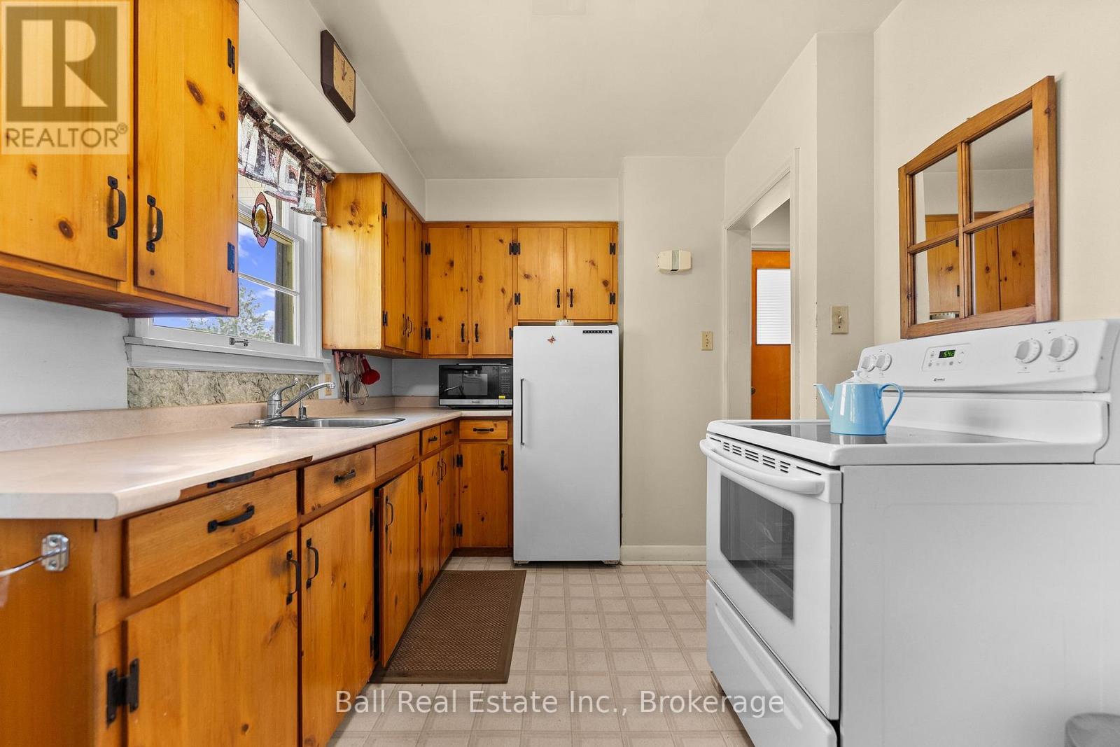 488 HASTINGS STREET N - 12