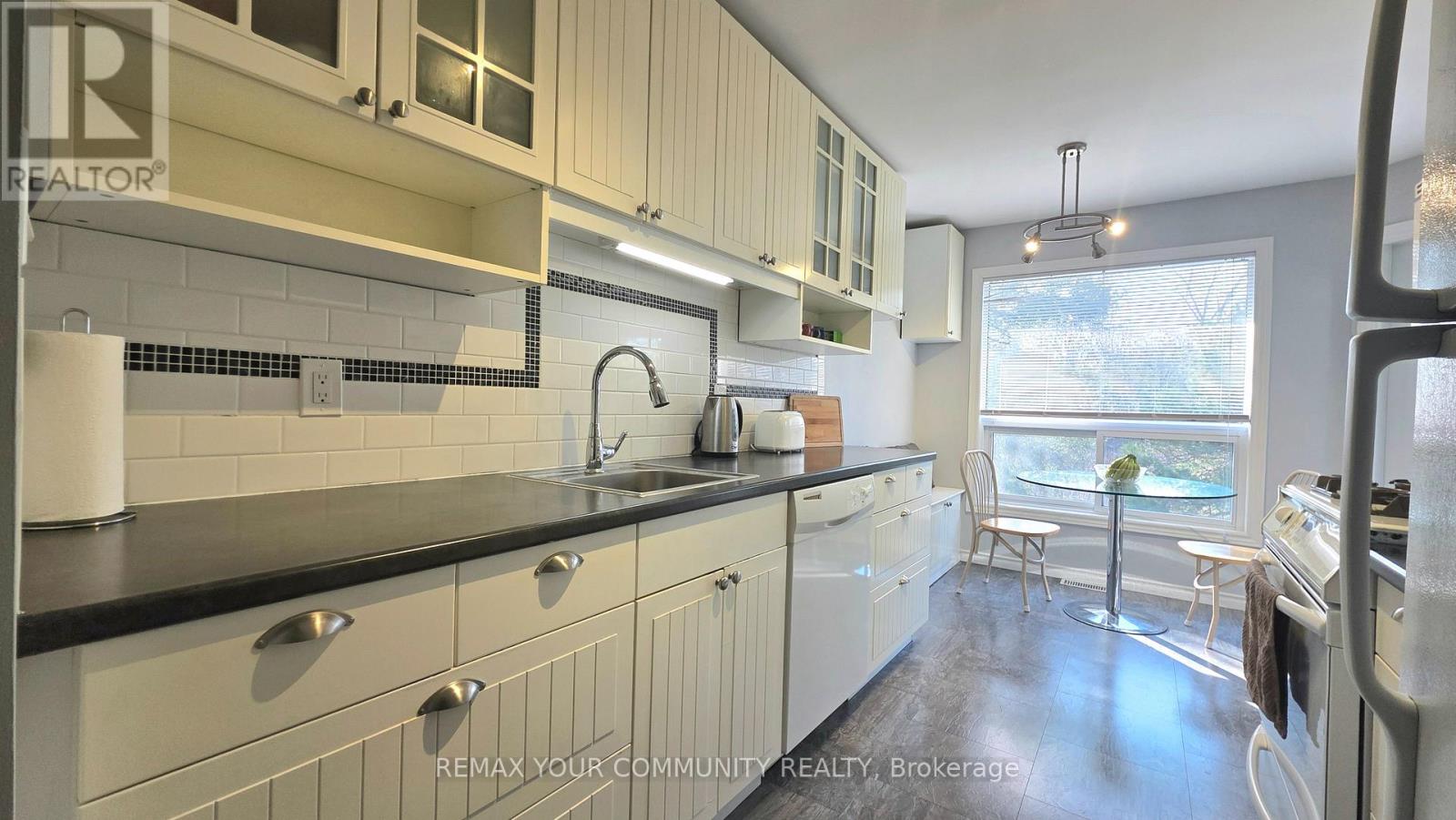 #19 210 HIGHLAND CRESCENT - 10