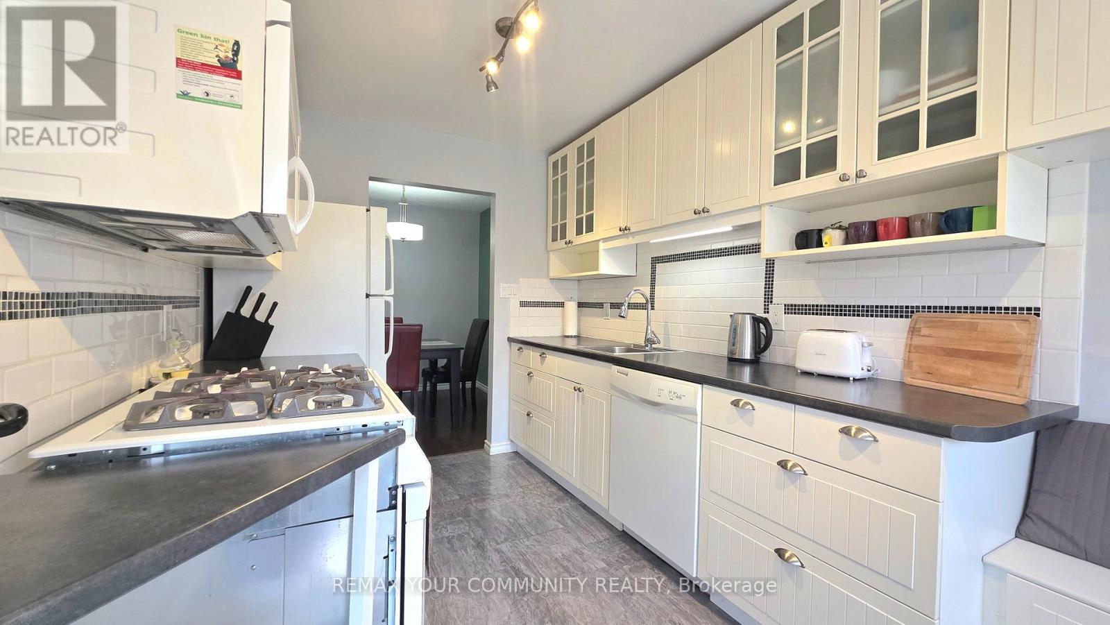 #19 210 HIGHLAND CRESCENT - 12