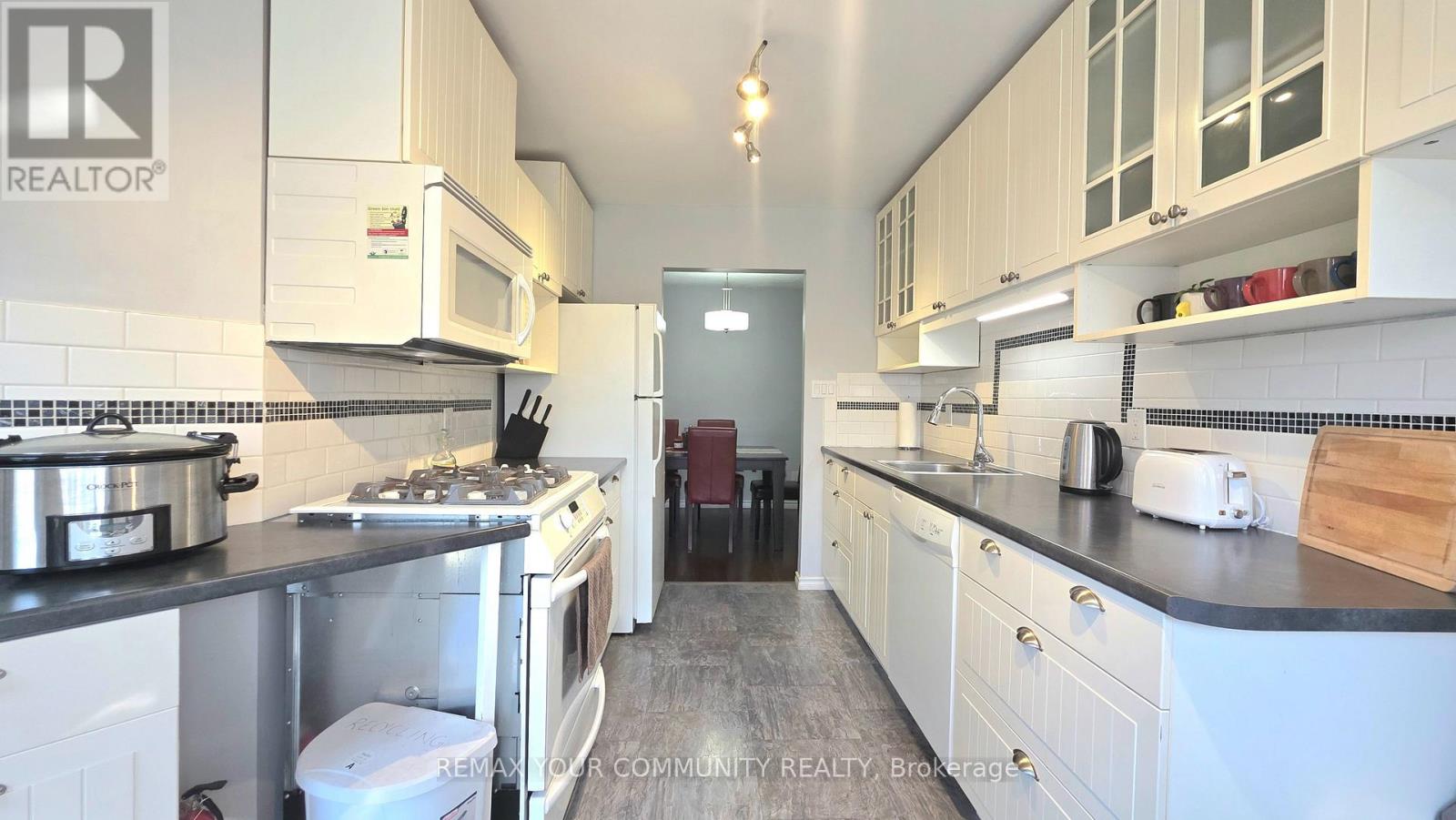 #19 210 HIGHLAND CRESCENT - 13