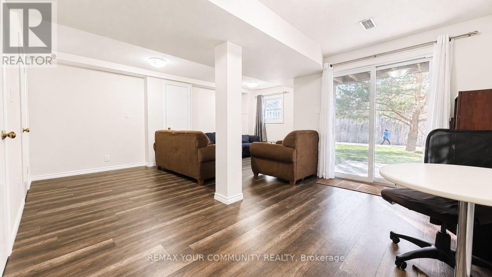 #19 210 HIGHLAND CRESCENT - 28