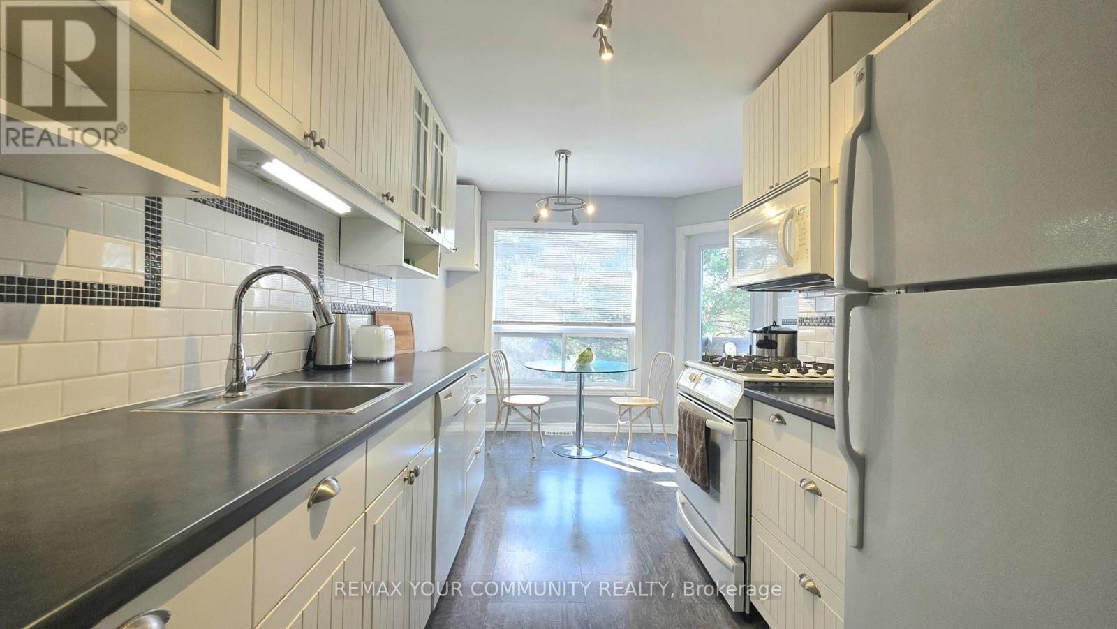 #19 210 HIGHLAND CRESCENT - 9