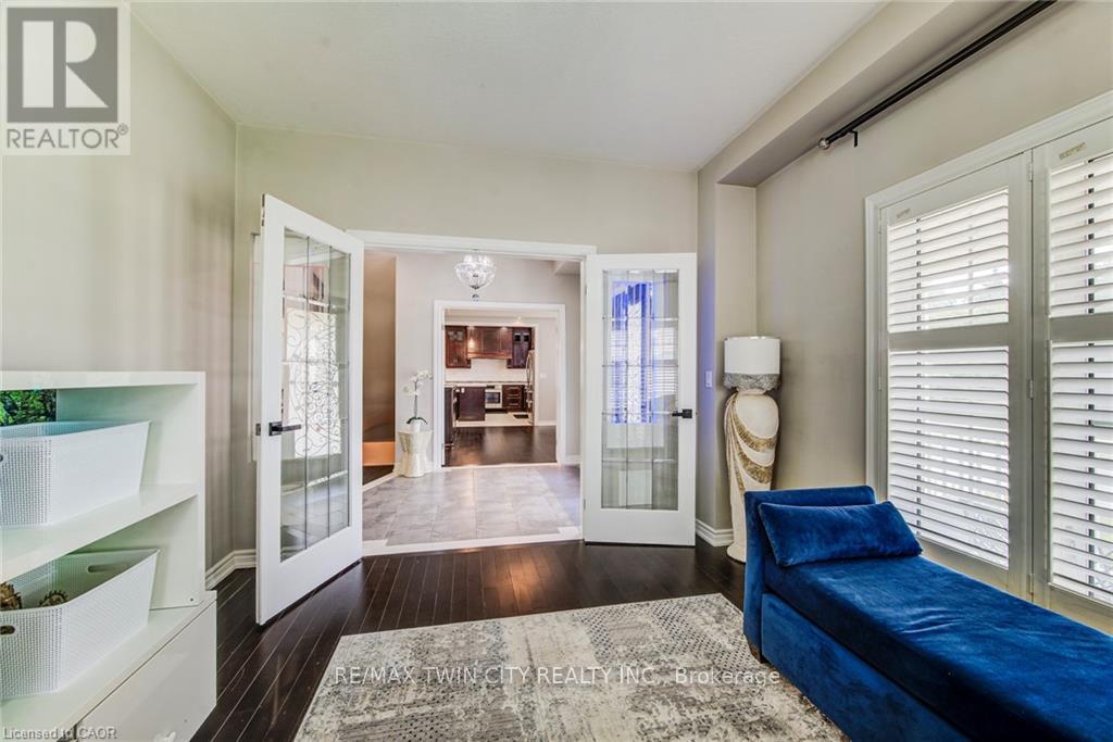 11 AITKEN COURT - 12