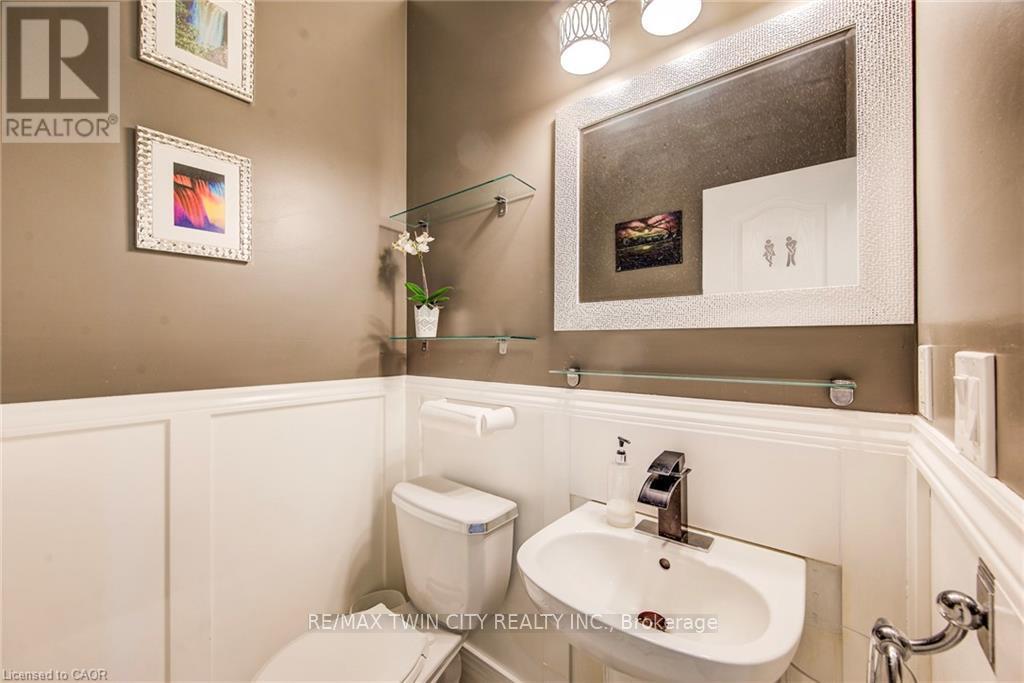 11 AITKEN COURT - 22