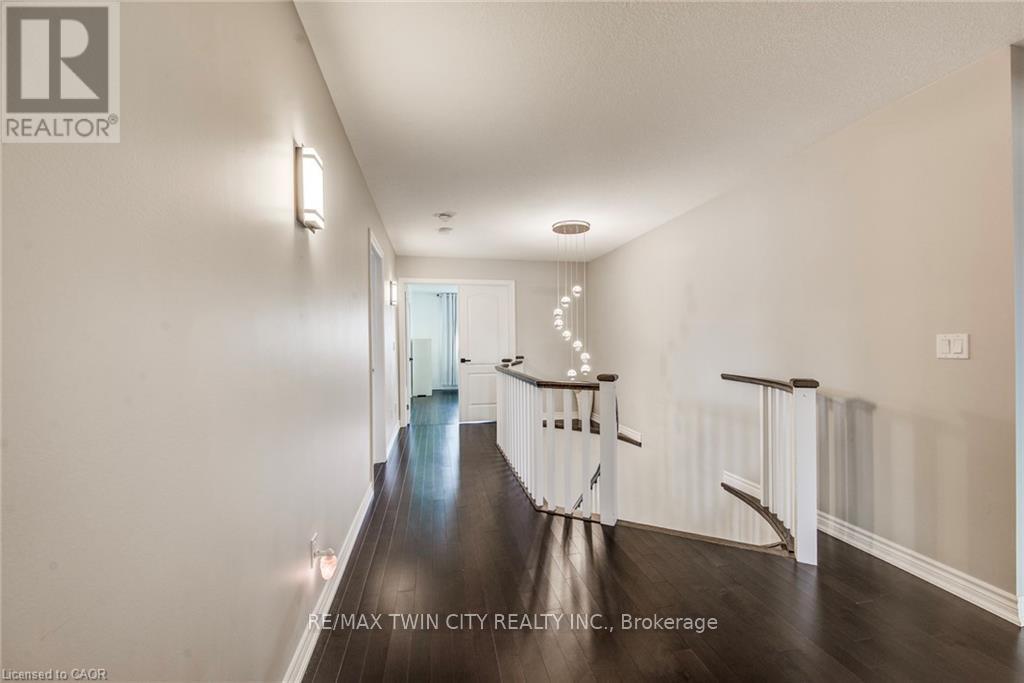 11 AITKEN COURT - 24