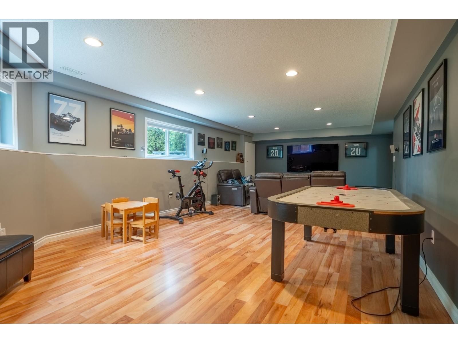 3016 RIDGEVIEW DRIVE - 24
