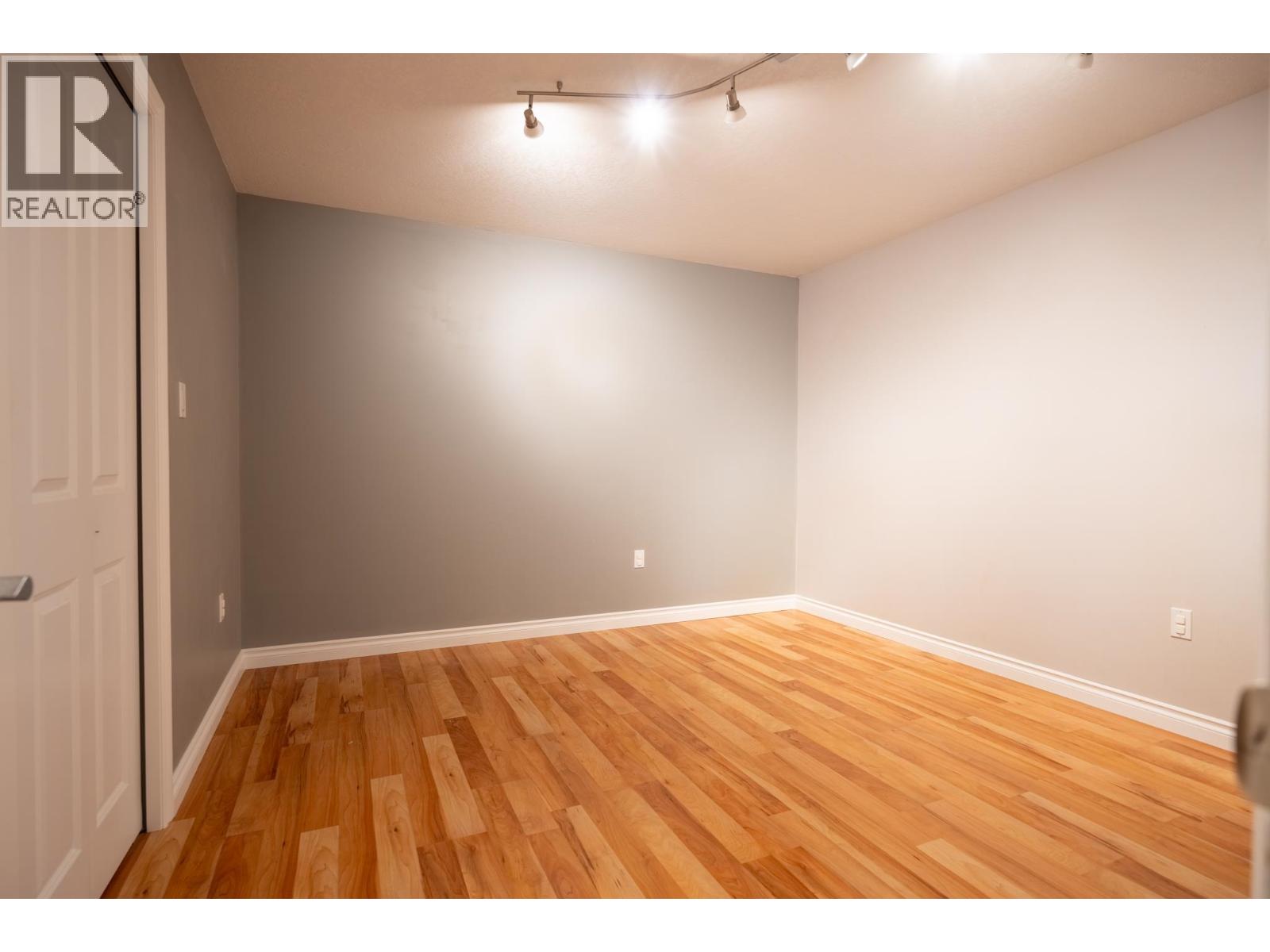 3016 RIDGEVIEW DRIVE - 28