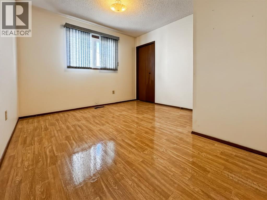 4504 45 Street — photo 19