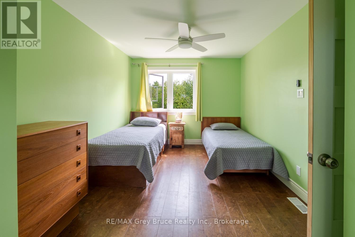37 PARADISE DRIVE - 25