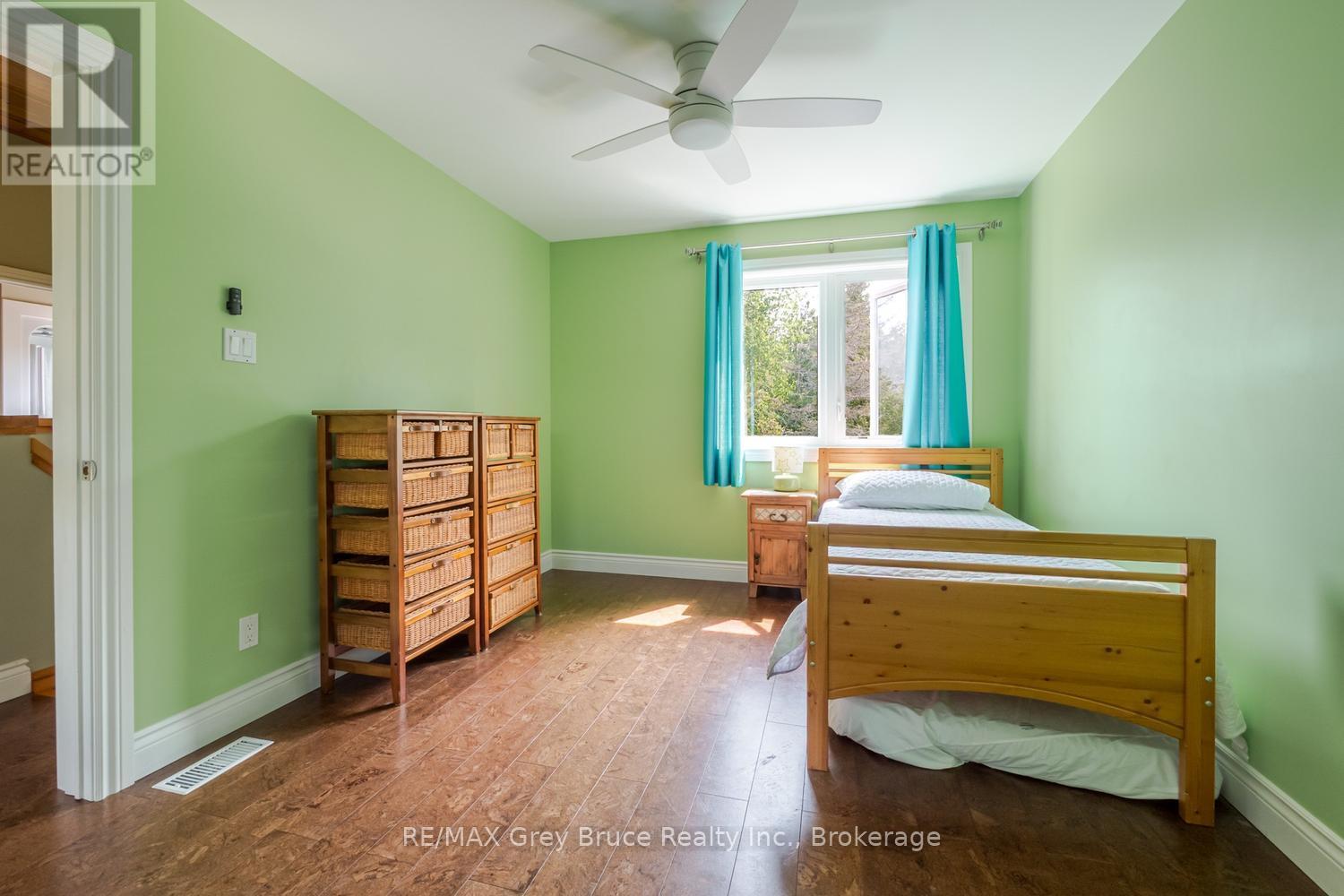 37 PARADISE DRIVE - 27