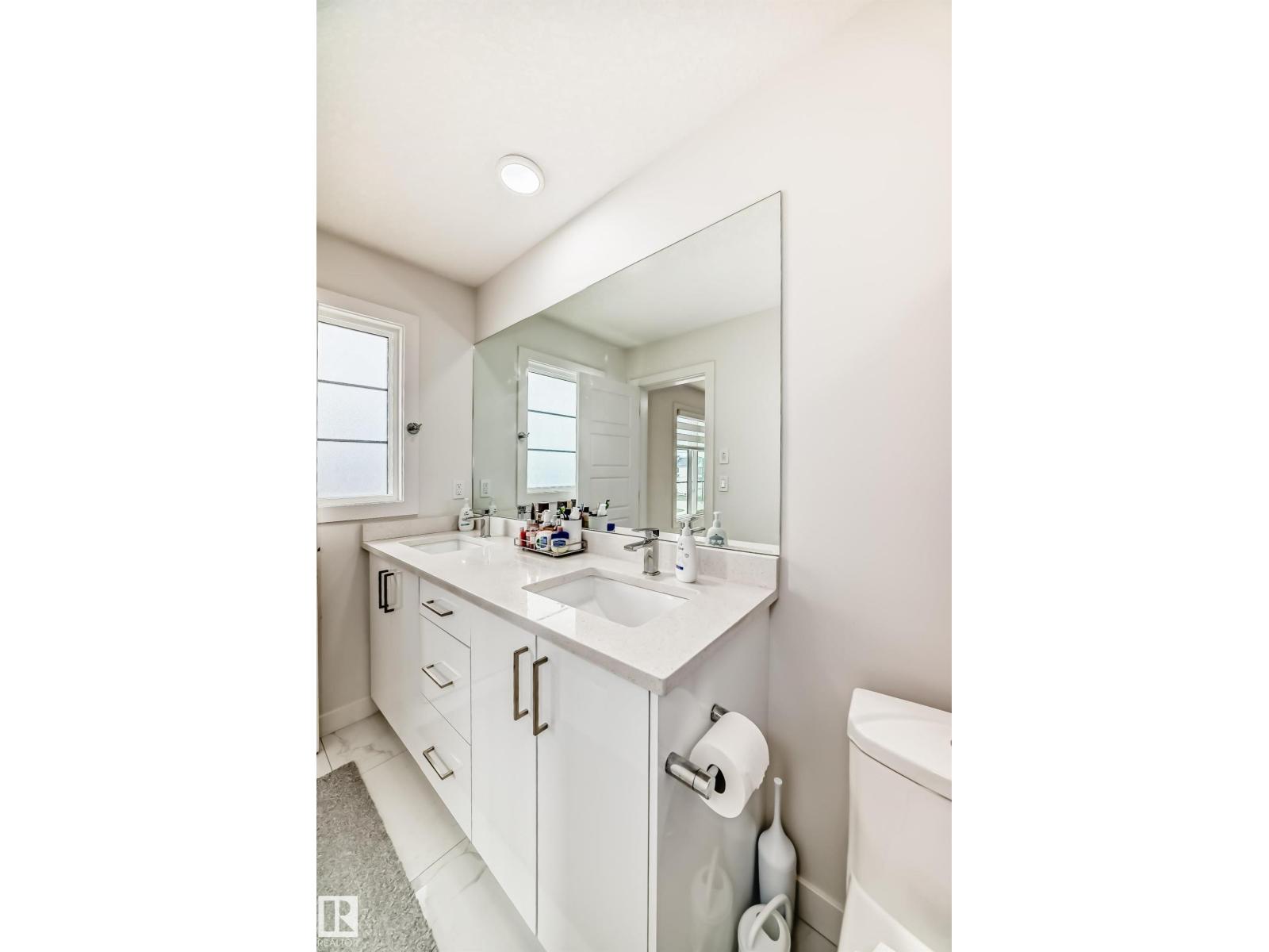 9020 183 AV NW - 19