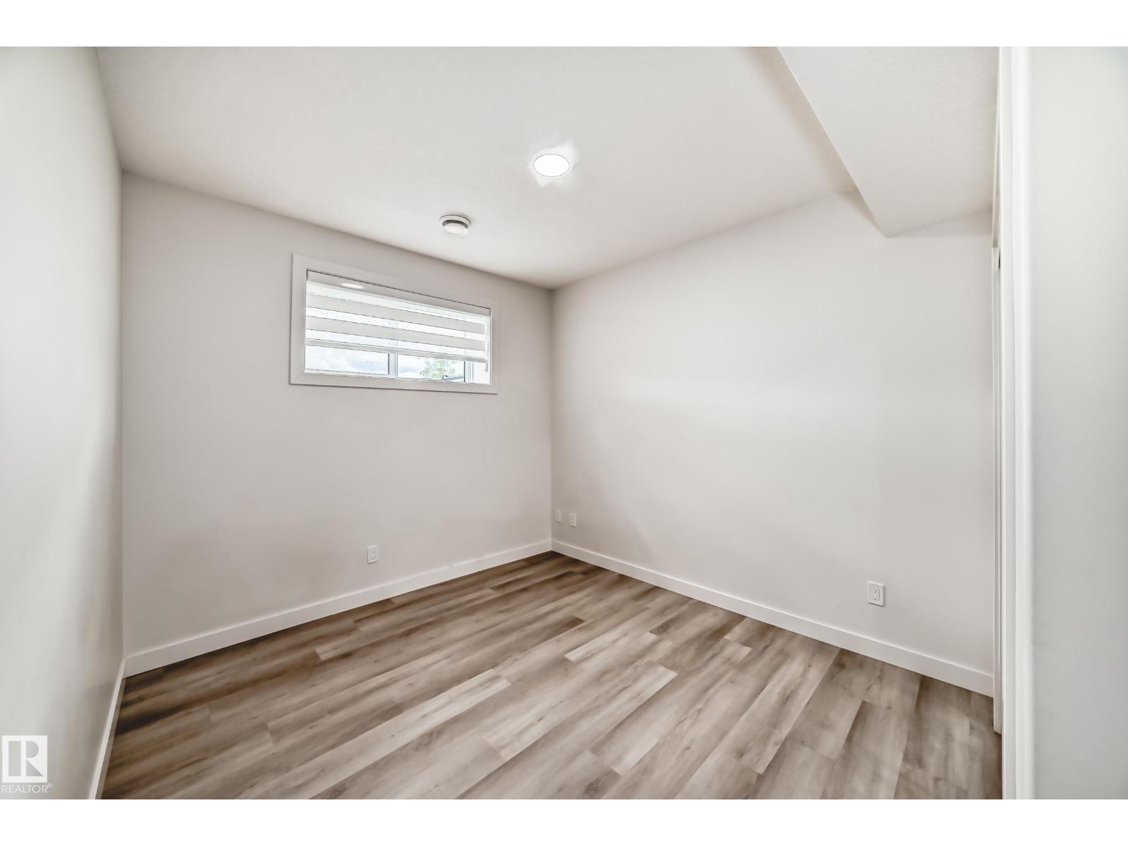 9020 183 AV NW - 36