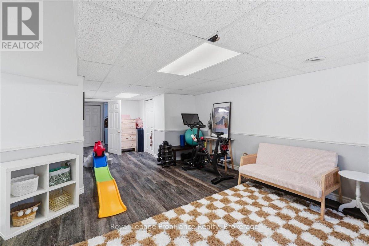 24 HARVEST CRESCENT - 24