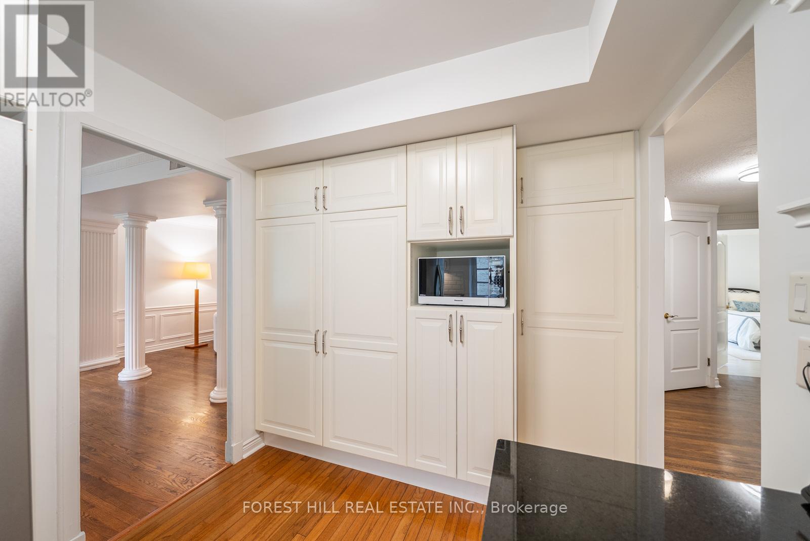 #301 717 EGLINTON AVENUE W - 19