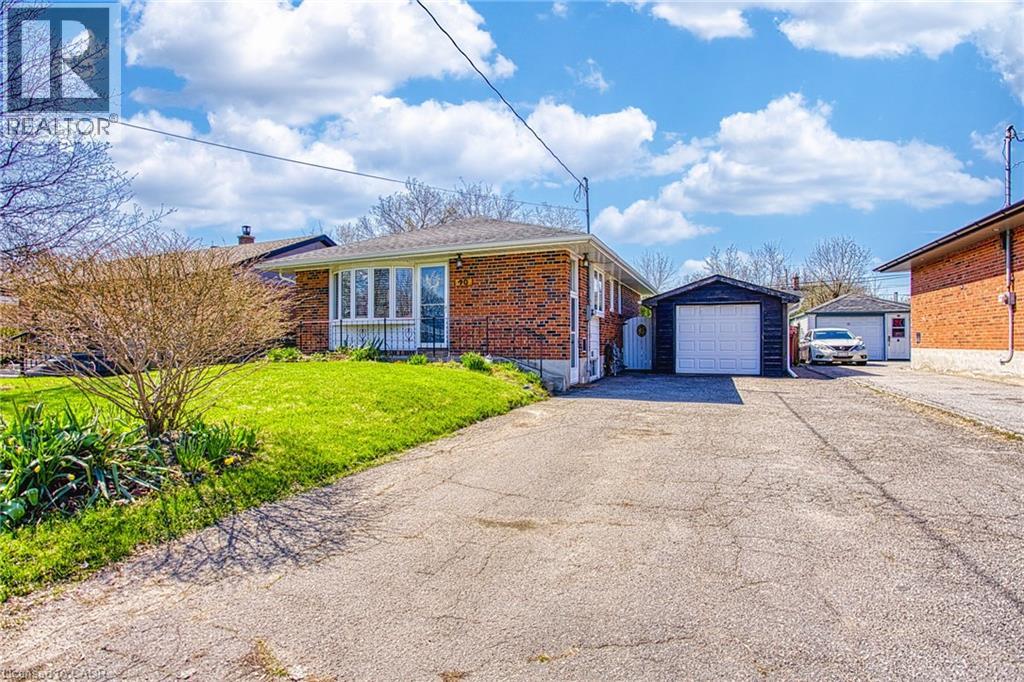 90 PRINCE CHARLES Drive - 2