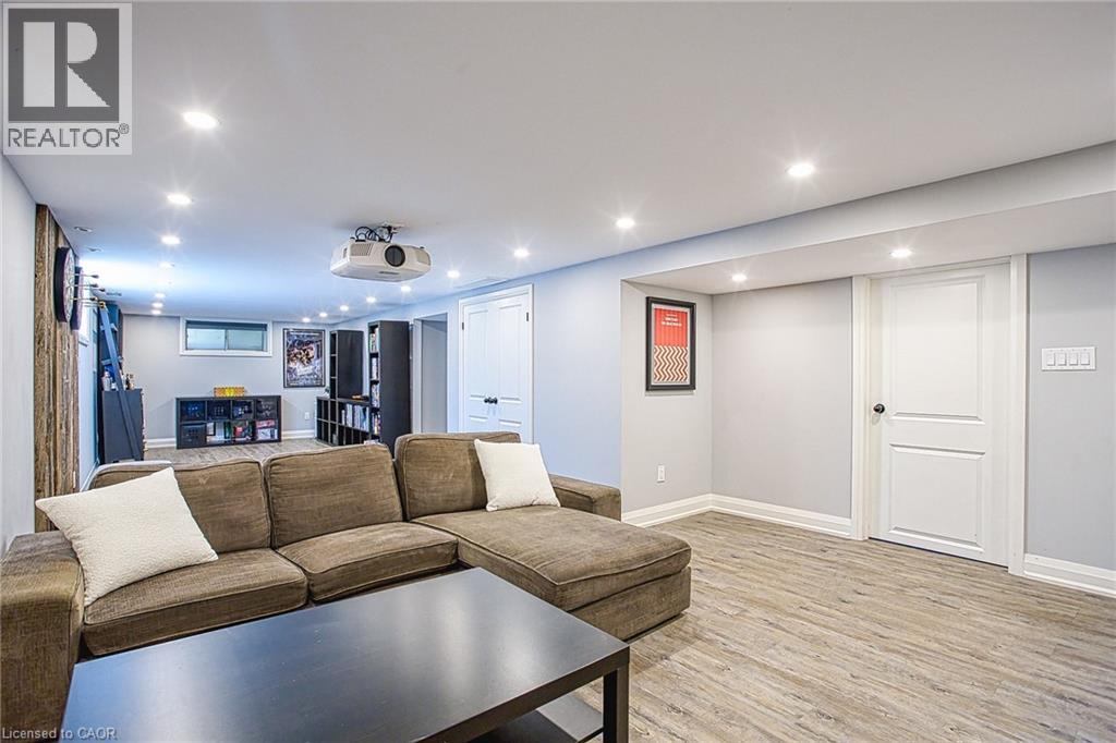 90 PRINCE CHARLES Drive - 20