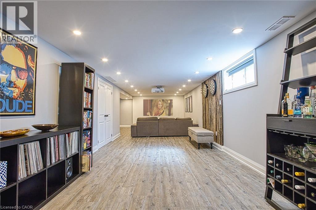 90 PRINCE CHARLES Drive - 25