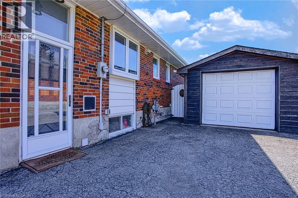 90 PRINCE CHARLES Drive - 30
