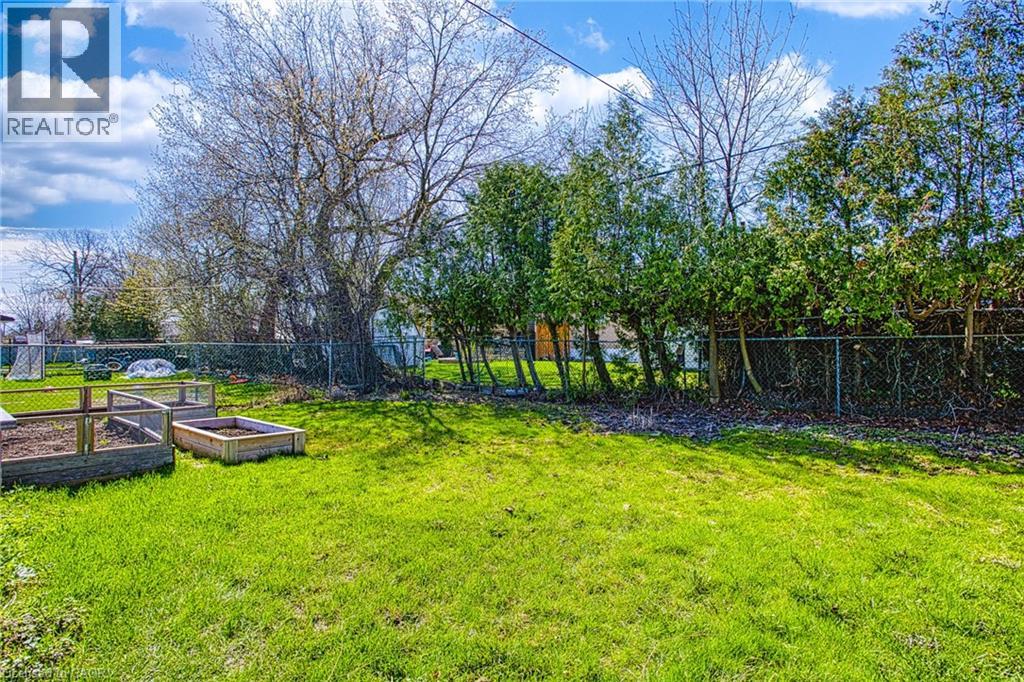 90 PRINCE CHARLES Drive - 32