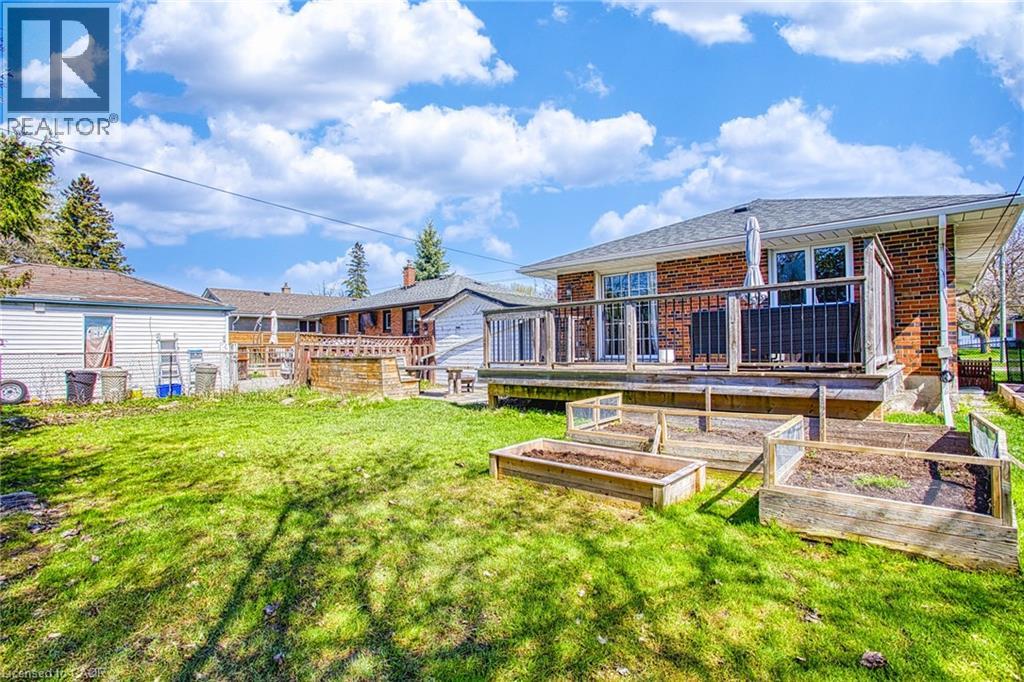 90 PRINCE CHARLES Drive - 33