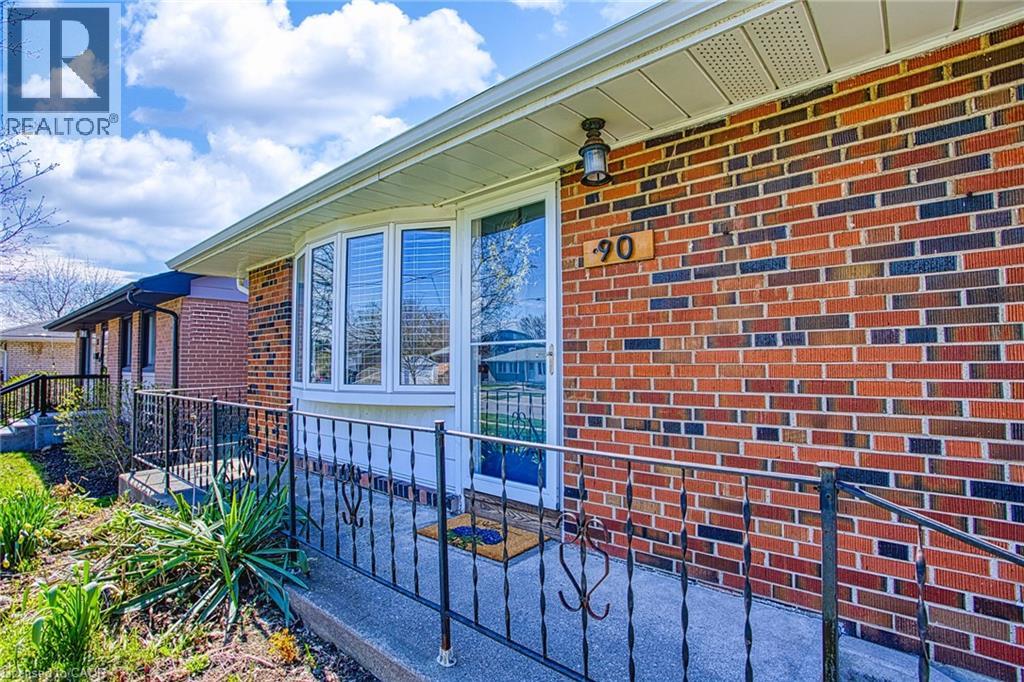 90 PRINCE CHARLES Drive - 4