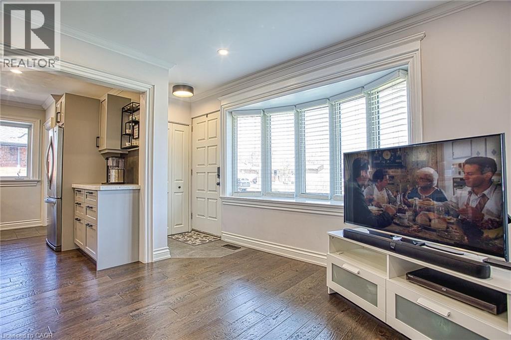 90 PRINCE CHARLES Drive - 8