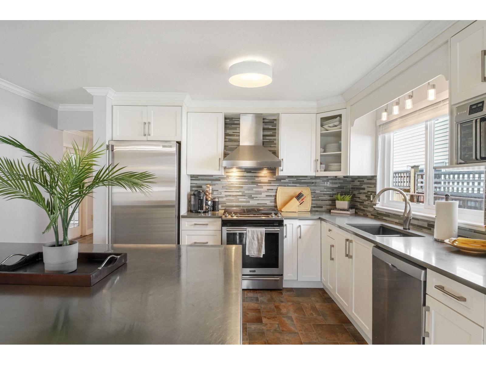 2426 WAYBURNE CRESCENT, Langley