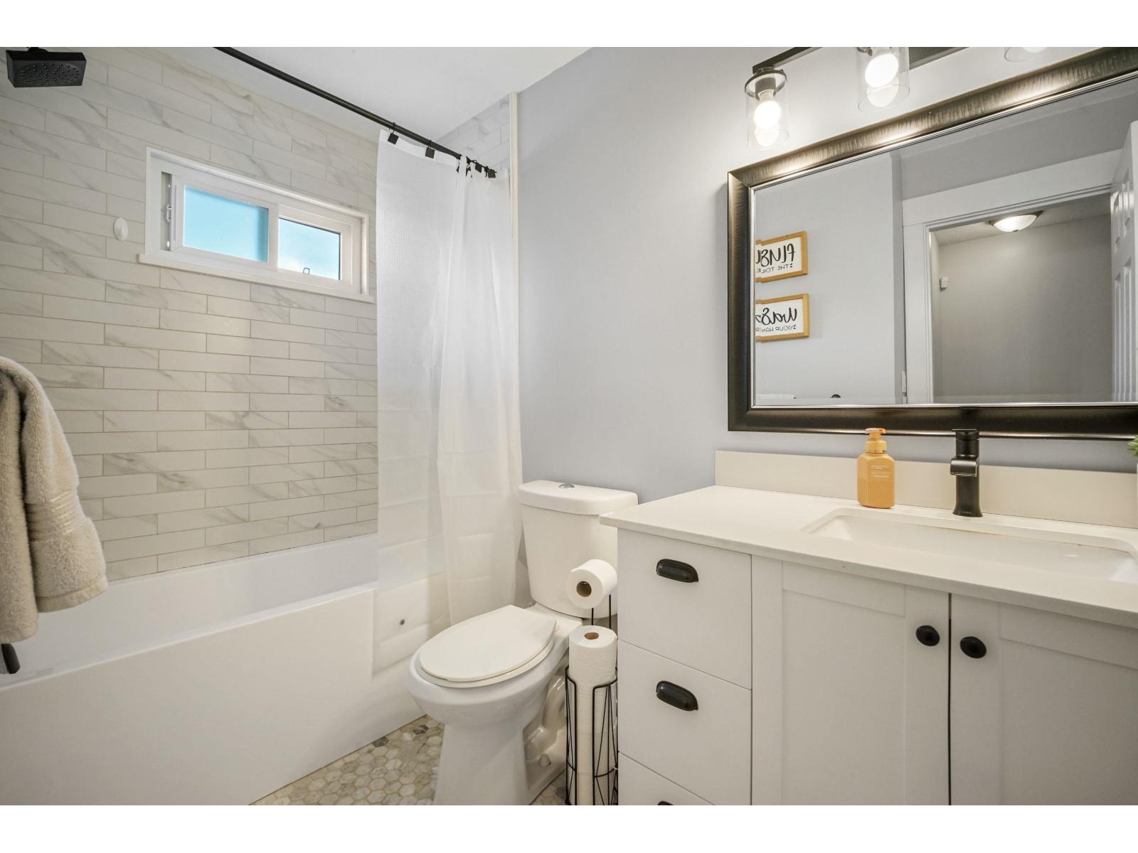 2426 WAYBURNE CRESCENT, Langley
