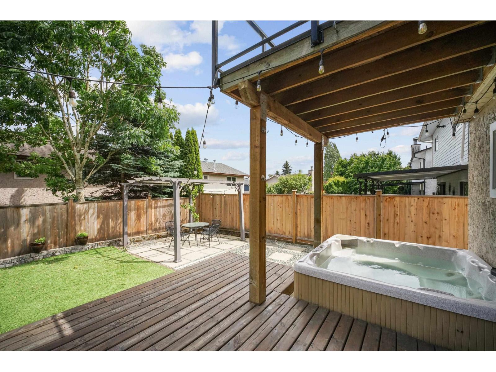 2426 WAYBURNE CRESCENT, Langley
