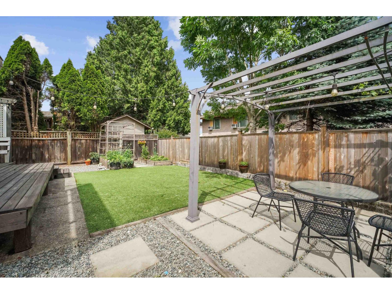 2426 WAYBURNE CRESCENT, Langley