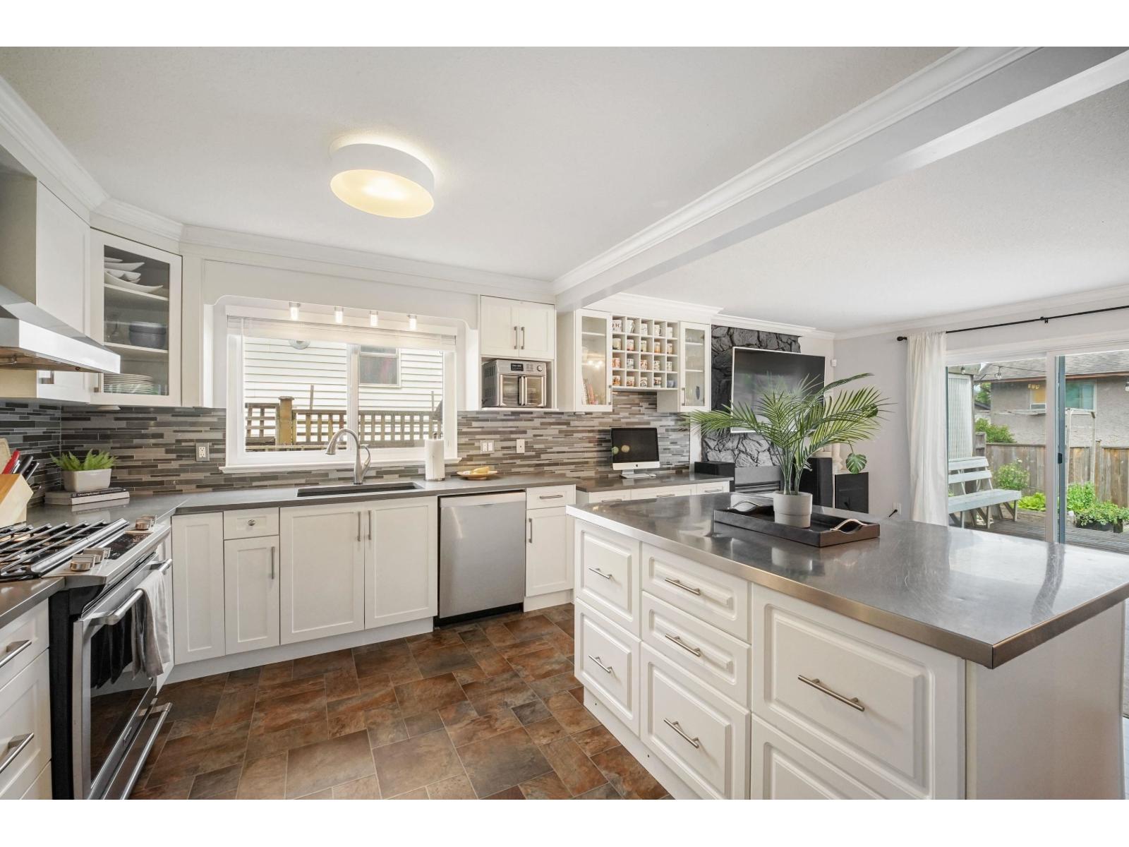 2426 WAYBURNE CRESCENT, Langley