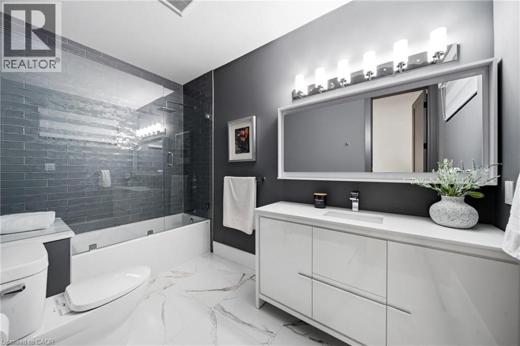 188 NISKA Road - 31