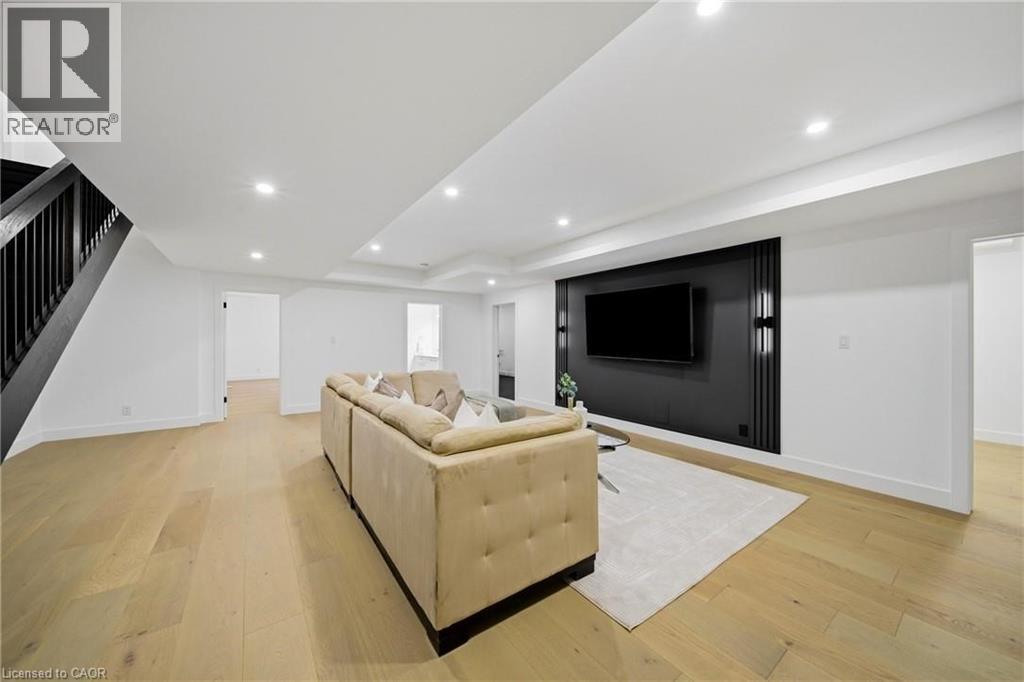 188 NISKA Road - 35