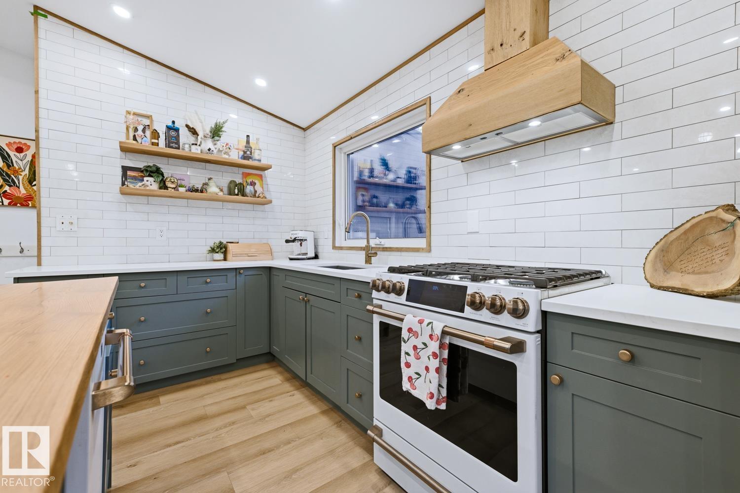 33 HAZEL ST — photo 13