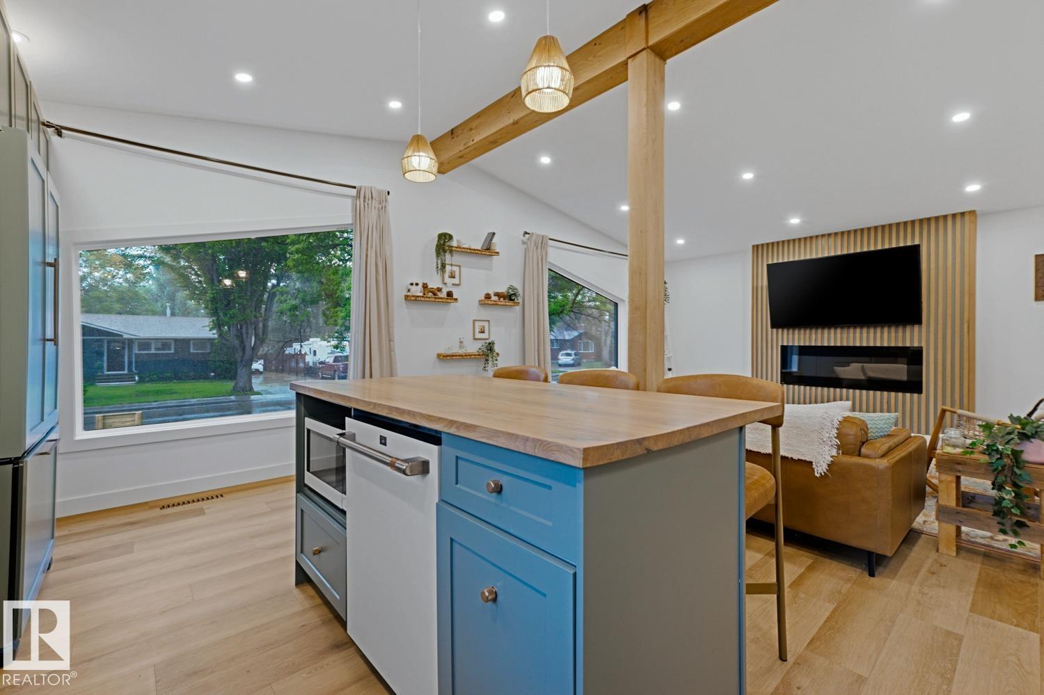 33 HAZEL ST — photo 16