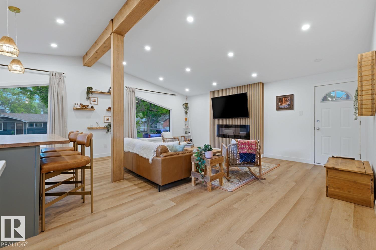 33 HAZEL ST — photo 17