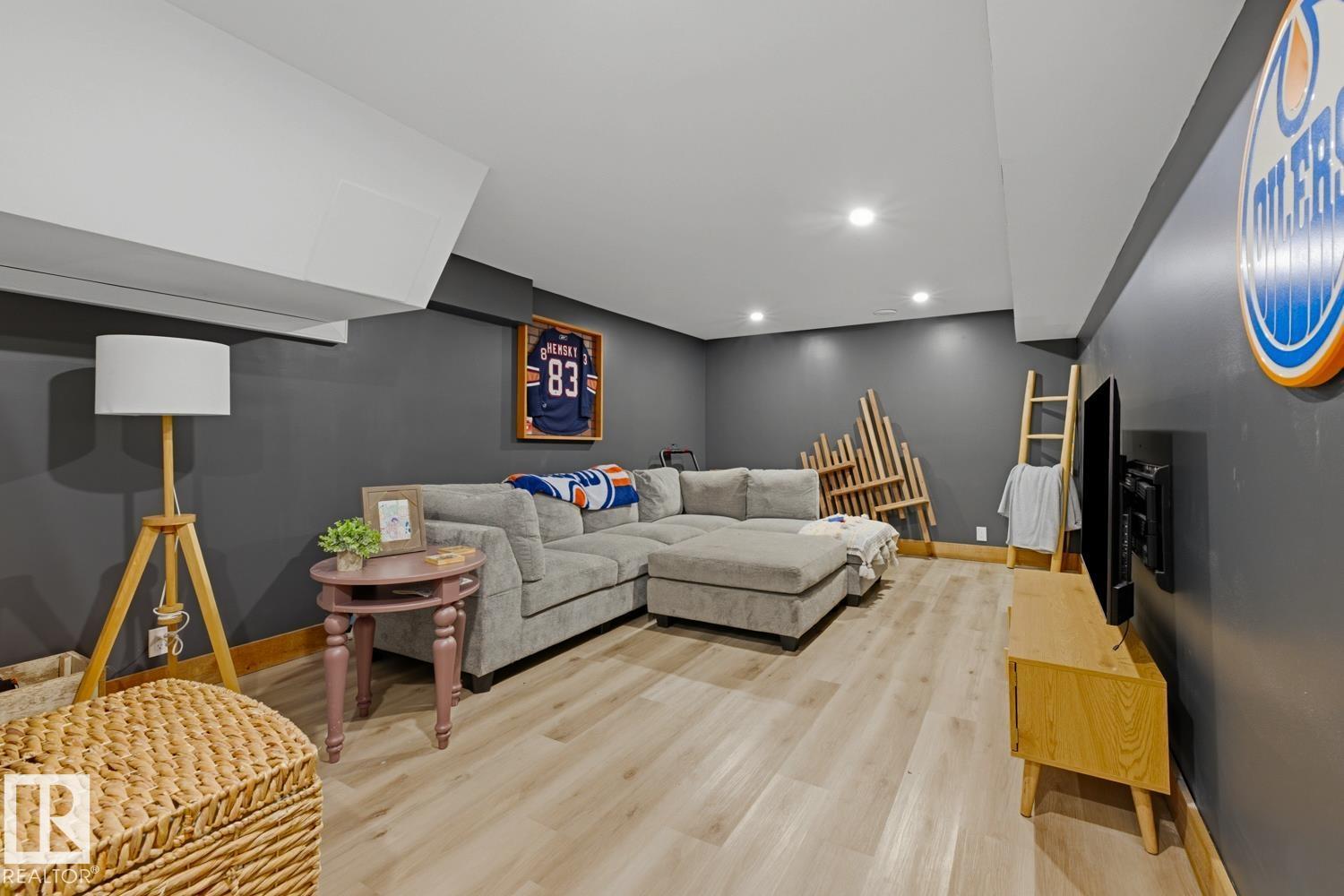 33 HAZEL ST — photo 34
