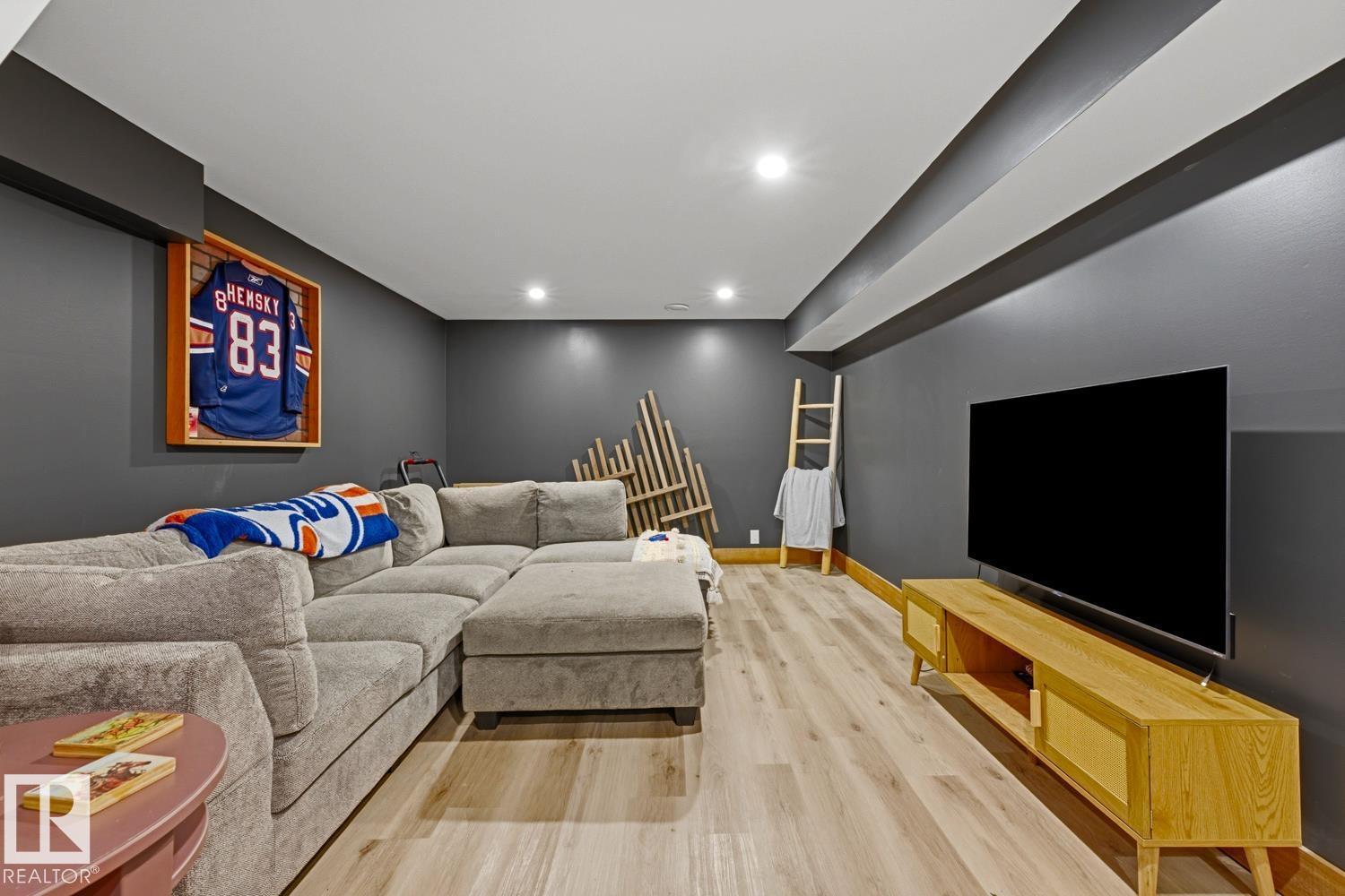 33 HAZEL ST — photo 35