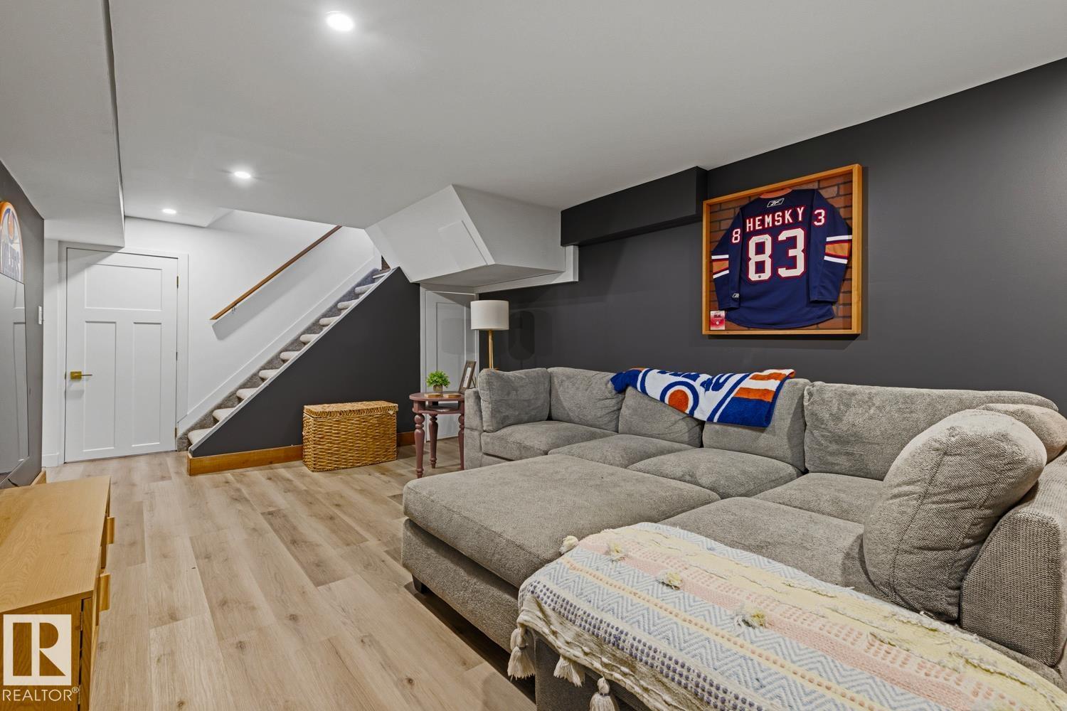 33 HAZEL ST — photo 38