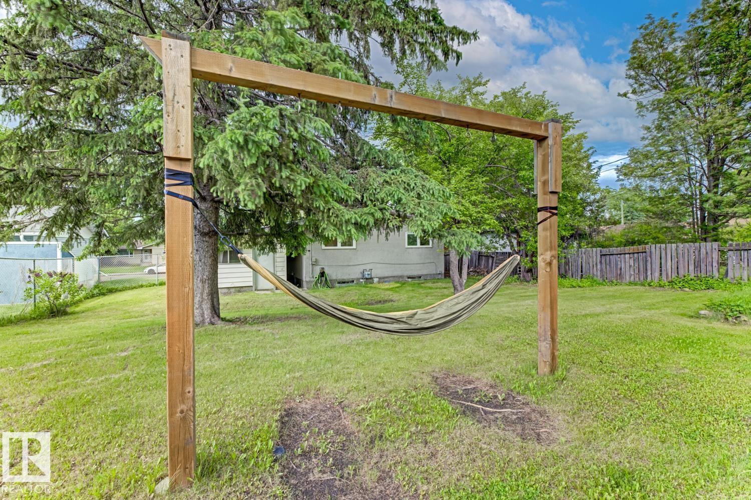 33 HAZEL ST — photo 45
