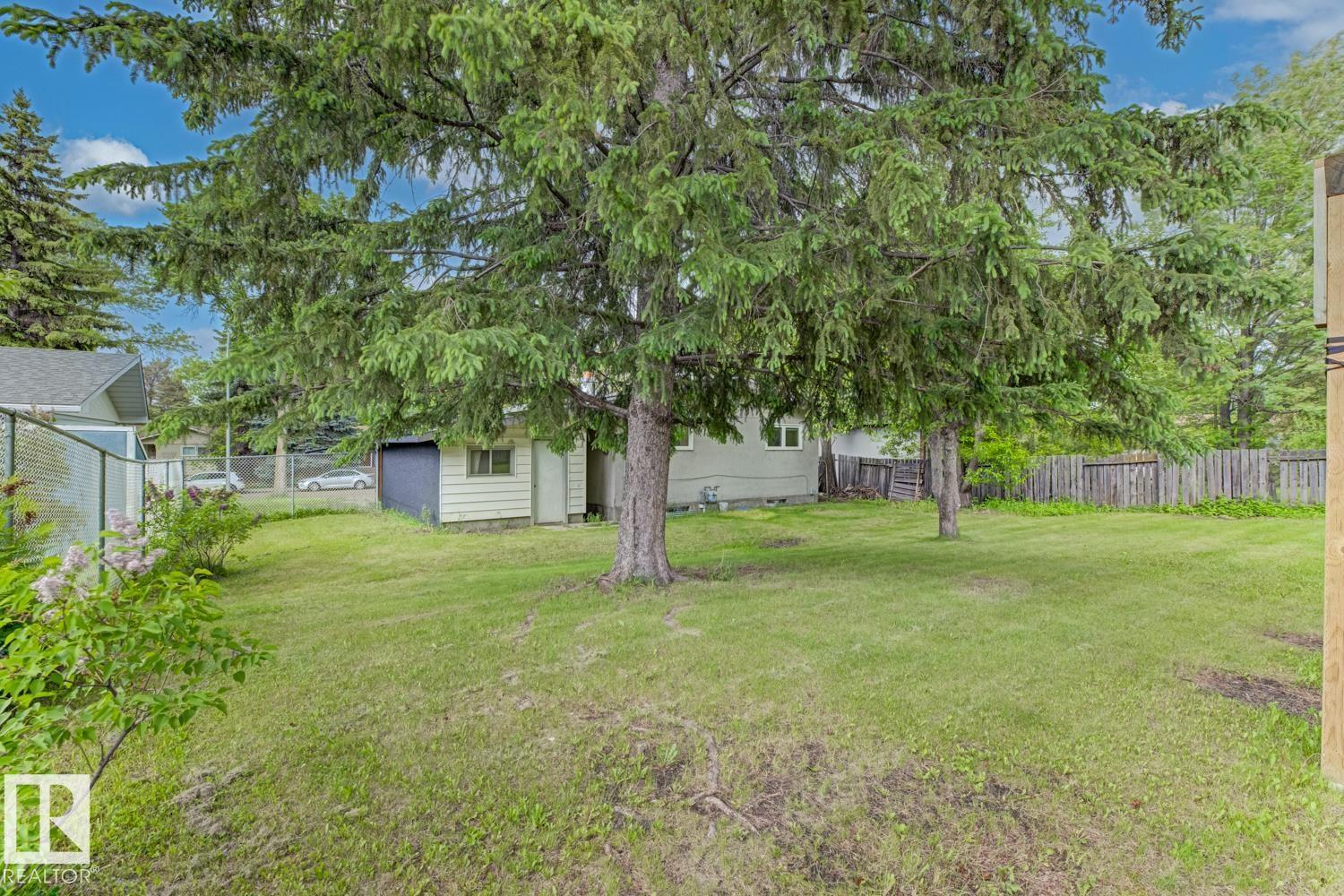 33 HAZEL ST — photo 50