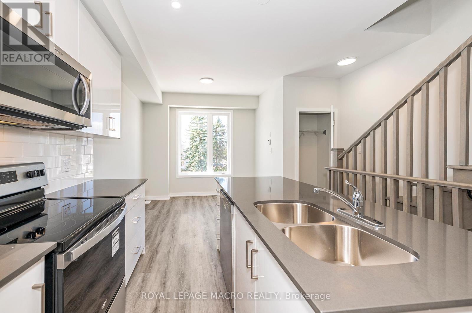 #4 35 DAWSON DRIVE - 26