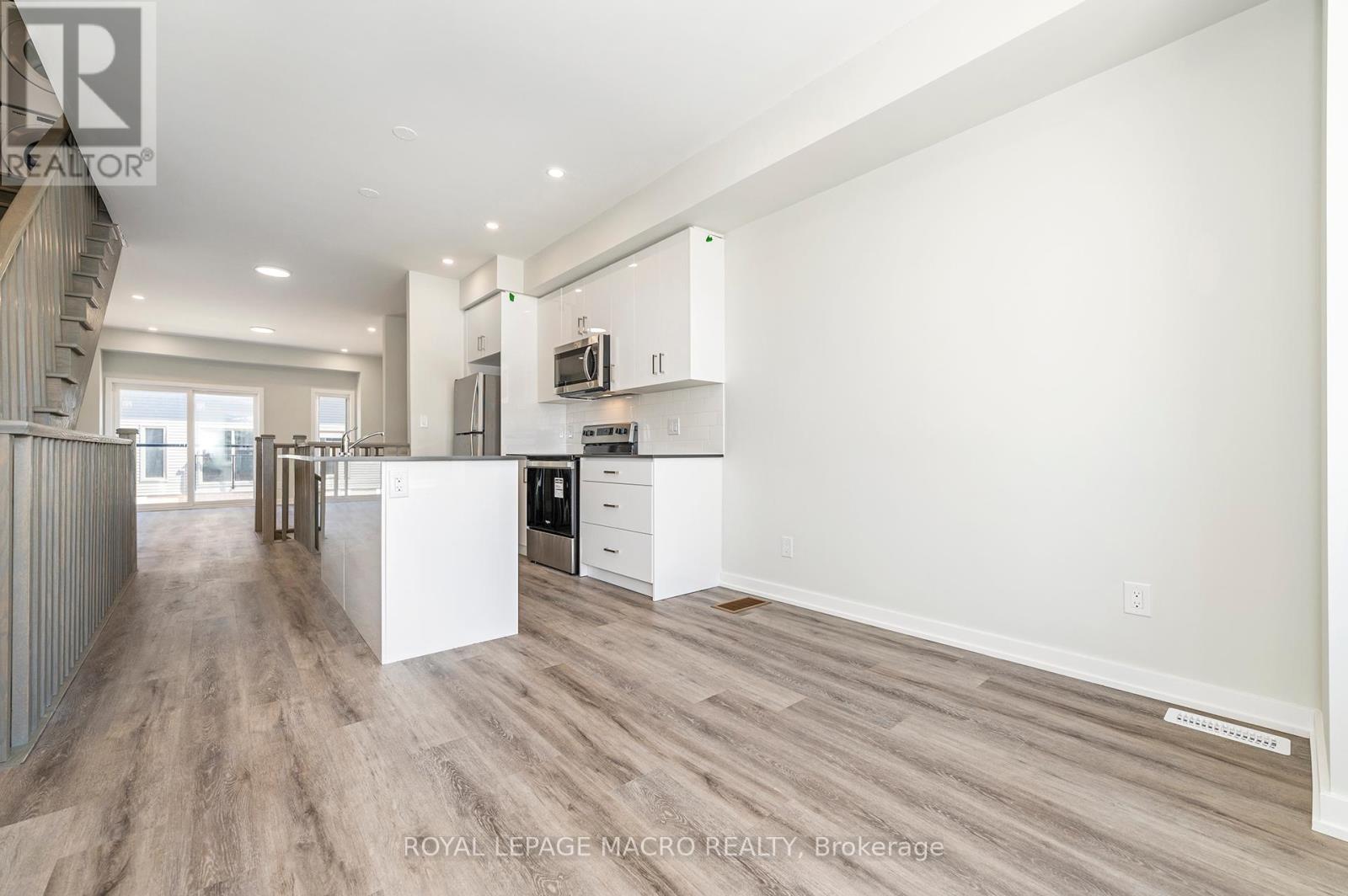 #4 35 DAWSON DRIVE - 28