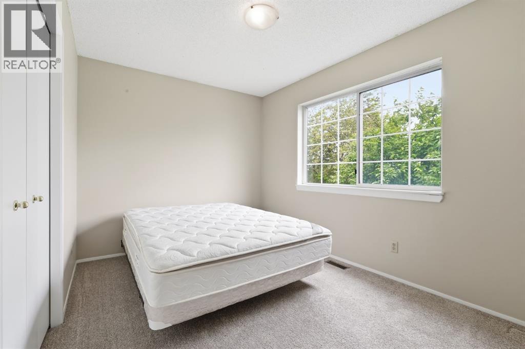 298 Costa Mesa Close NE — photo 21