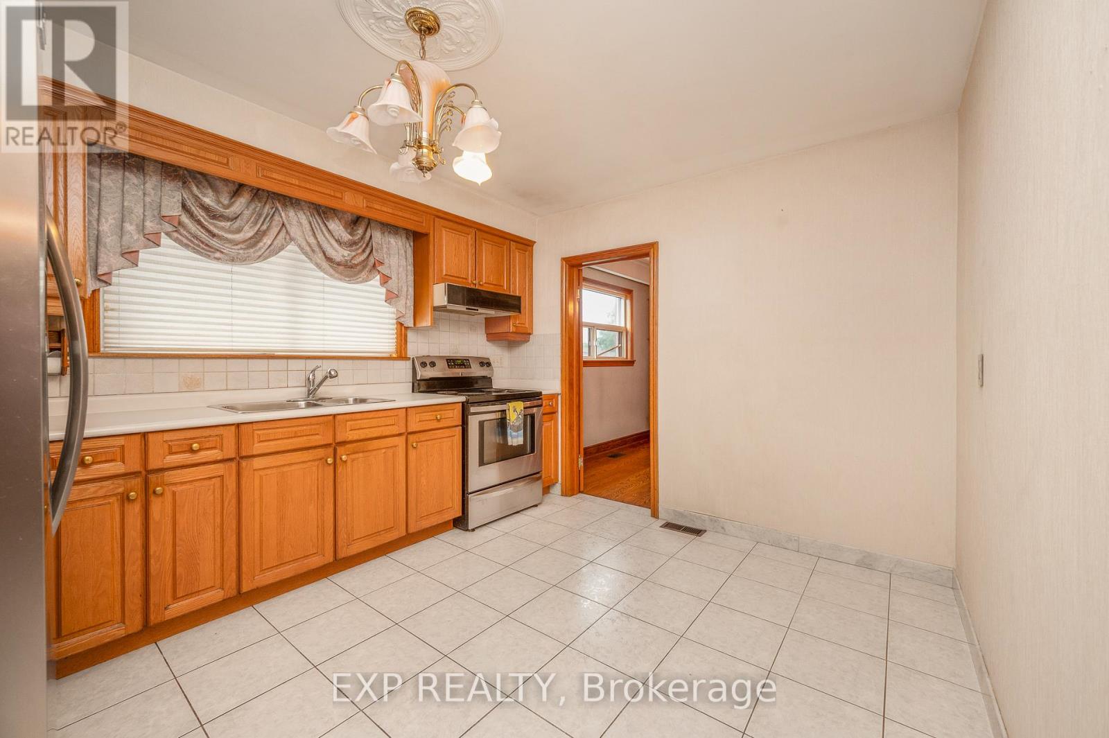 52 STORER DRIVE - 11