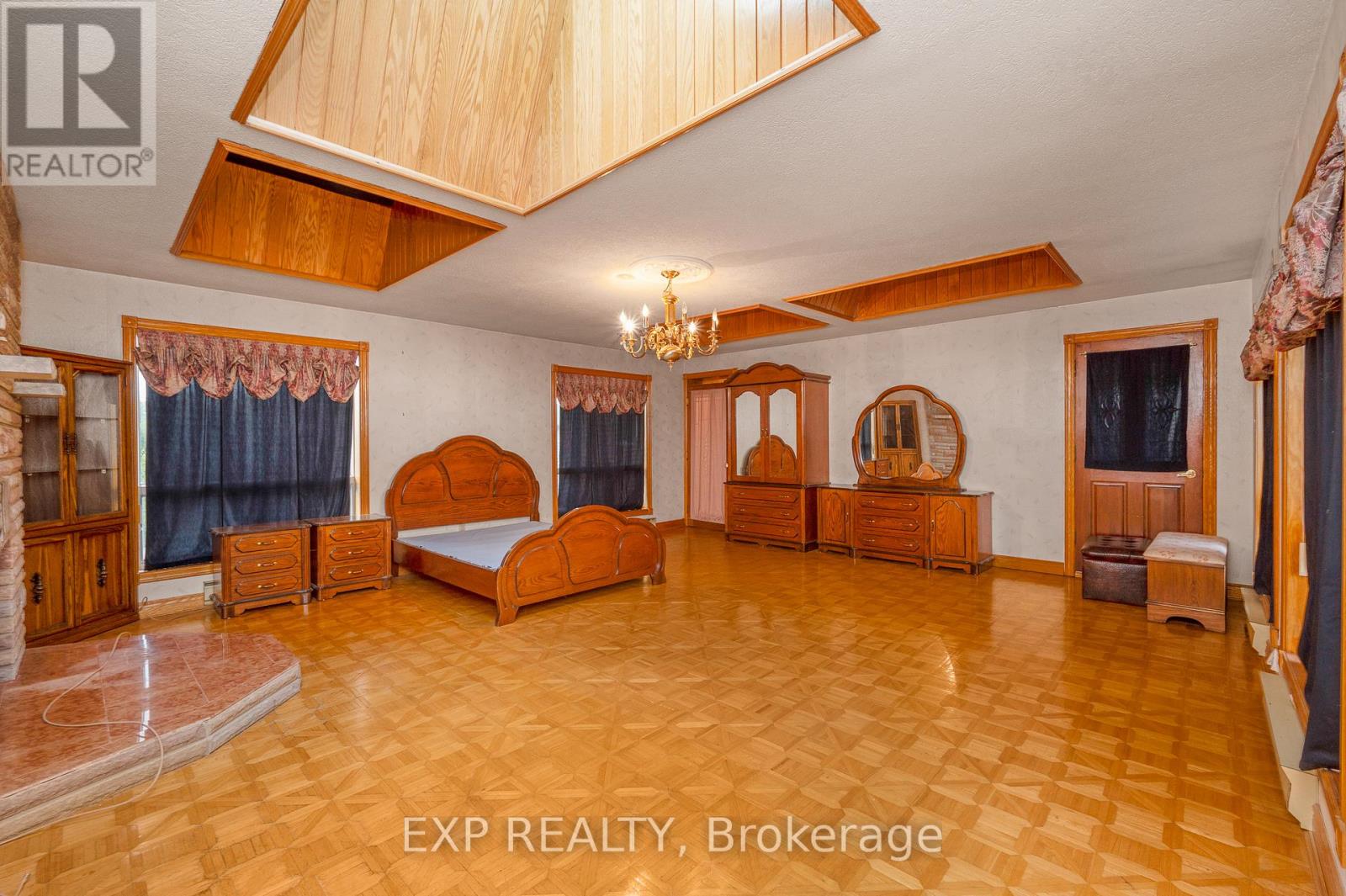 52 STORER DRIVE - 15